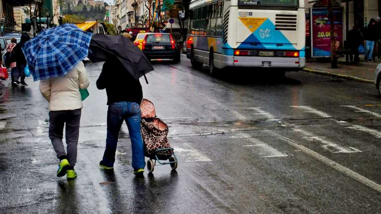 Συνεχίζεται η κακοκαιρία με τοπικές βροχές και χιόνια - Άνοδος θερμοκρασίας
