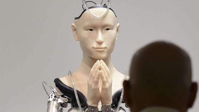 Ρομπότ κάνει... κήρυγμα συμπόνιας σε ναό Βουδιστών