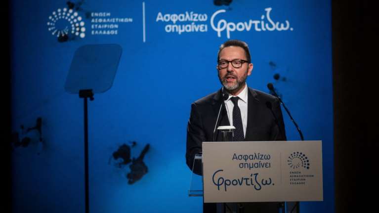 Στουρνάρας: Όχι στο κρατικό μονοπώλιο των συντάξεων