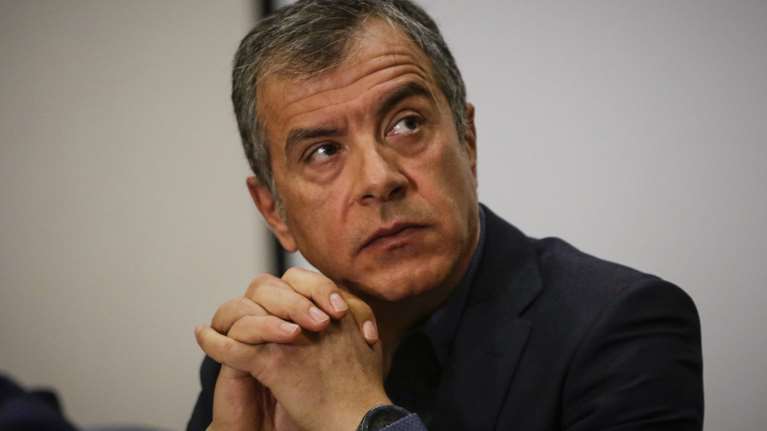 Θεοδωράκης: ΣΥΡΙΖΑ-ΝΔ προσπαθούν να κόψουν τον ενδιάμεσο χώρο