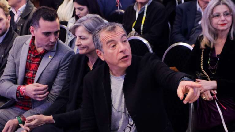 Θεοδωράκης σε Τσίπρα: Είμαστε απέναντι σε συντηρητικούς και λαϊκιστές