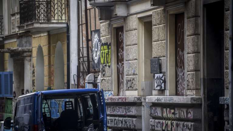 Η "αμαρτωλή" κατάληψη Αραχώβης: Ληστές, διαρρήκτες &amp; έμποροι ναρκωτικών