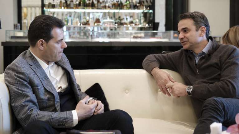 Η χαλαρή συνάντηση Μητσοτάκη - Ιτούδη στη Μόσχα