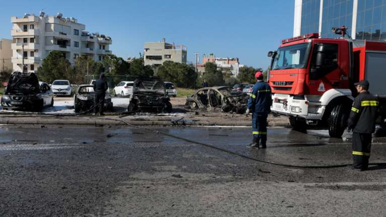 Με πινακίδες Αυστραλίας η Porsche που εξερράγη σε πάρκινγκ της Βουλιαγμένης
