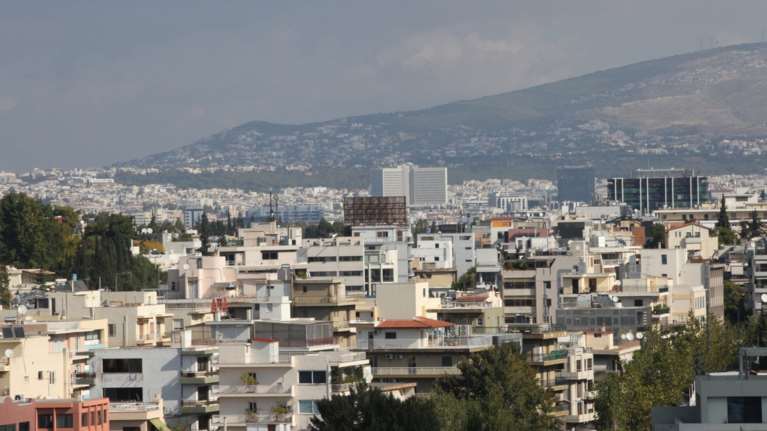 Νέες τηλεδιασκέψεις με τους θεσμούς για τα κόκκινα δάνεια