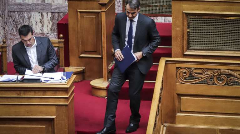 ΣΥΡΙΖΑ - ΝΔ κατά της «χαλαρής» ψήφου με συνταγή ακραίας πόλωσης