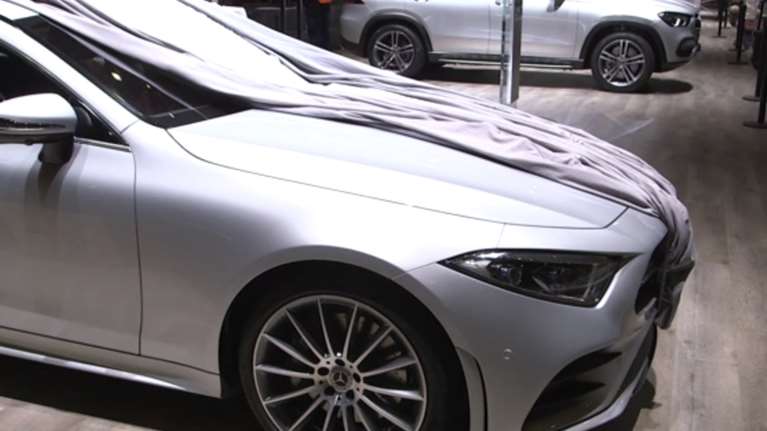 Behind The Scenes: Δείτε πως στήνεται η έκθεση αυτοκινήτου της Γενεύης