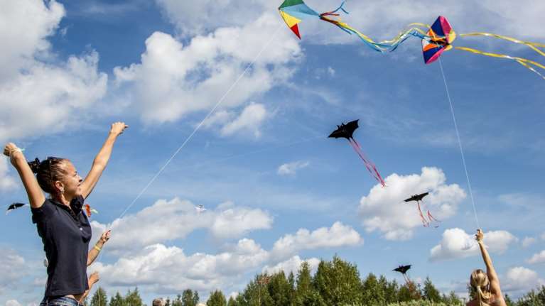 Συμβουλές από την ΔΕΔΔΗΕ: Τι πρέπει να προσέχουμε στο πέταγμα του αετού