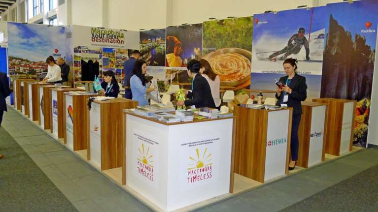 Κατέβηκε το «Μακεδονία» μετά από παρέμβαση της πρεσβείας