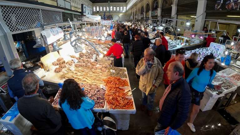 Το ωράριο σε Βαρβάκειο και Ρέντη για τα Σαρακοστιανά