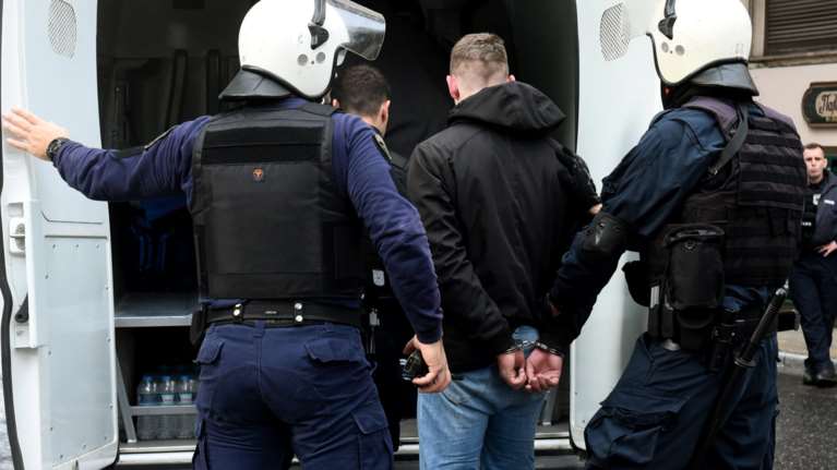 Εξαρθρώθηκε συμμορία που έκανε ένοπλες ληστείες στην Αττική