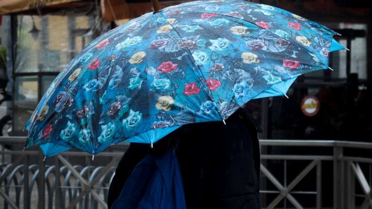 Βροχές, μποφόρ και χιόνια την Τετάρτη - Πότε βελτιώνεται  καιρός
