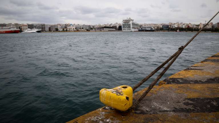Οι θυελλώδεις άνεμοι έδεσαν τα πλοία στα λιμάνια- 9 μποφόρ στο Αιγαίο