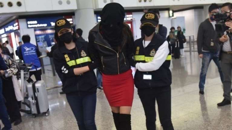 Η πρώτη φωτογραφία της Ειρήνης στη δίκη μετά από 1,5 χρόνο φυλακή