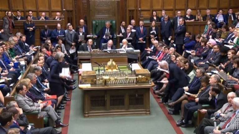 Bρετανία: Τέσσερα σενάρια σε 15 ημέρες για το Brexit