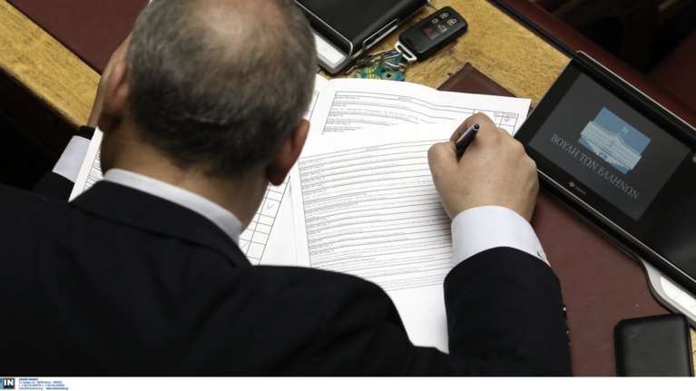 Αναθεώρηση: Αποσυνδέεται η εκλογή ΠτΔ από πρόωρες κάλπες