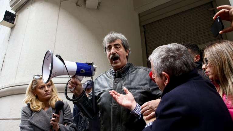 «Αντεπίθεση» Πολάκη: Πήρε την ντουντούκα της ΠΟΕΔΗΝ