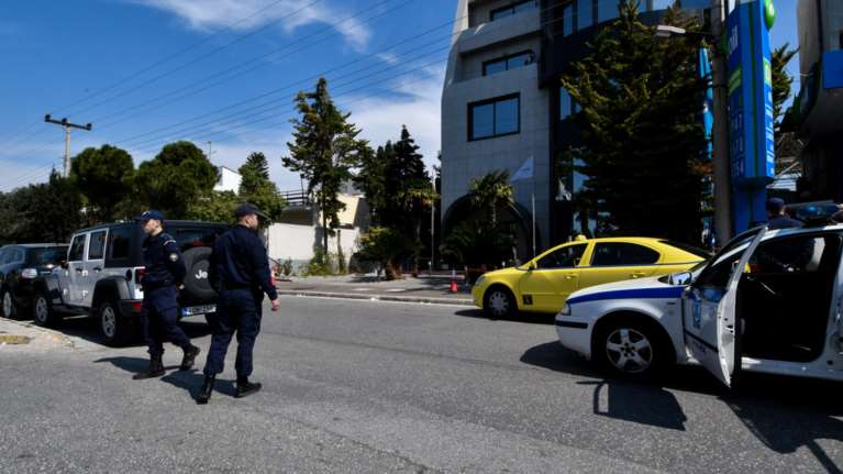 Τραγωδία στο Ελληνικό: Νεκρός ο απόστρατος και η σύντροφός του