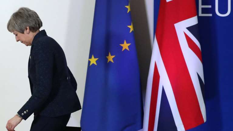 Brexit: Οι δύο εναλλακτικές &amp; ο γολγοθάς της Μέι