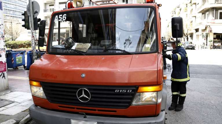 Έσβησε η πυρκαγιά στο υπόγειο πάρκινγκ του πολυκαταστήματος