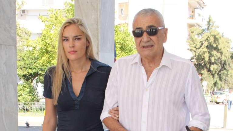 Γιώργος Βογιατζής: Στην πασαρέλα η 30 χρόνια νεότερη καλλονή σύζυγός του