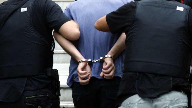 Σύλληψη 64χρονου στο Ηράκλειο για παράνομη οπλοκατοχή