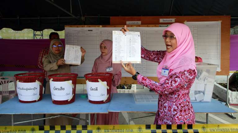 Ταϊλάνδη: Έκλεισαν οι κάλπες των πρώτων, μετά το πραξικόπημα, εκλογών