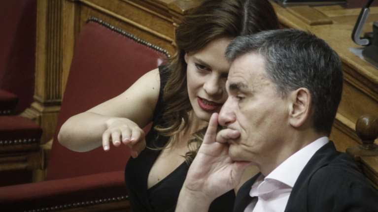 Επίδομα έως 250 € σαν «δώρο Πάσχα» εξετάζει η κυβέρνηση;