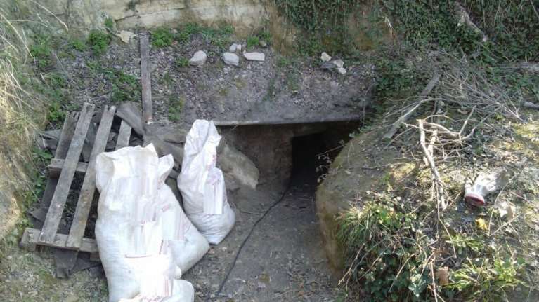 Έψαχναν για αρχαία και άνοιξαν σήρραγα 30 μέτρων κάτω από Μονή στις Σέρρες