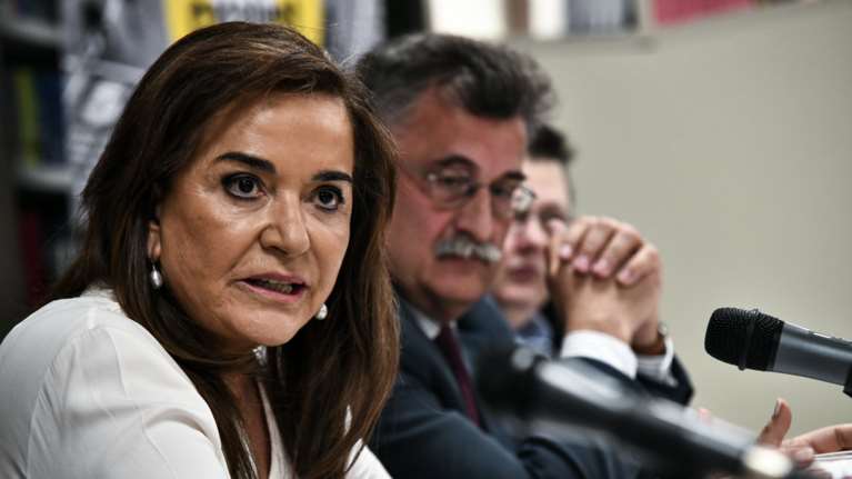 Η Ντόρα απαντά στους καραμανλικούς που θέλουν &quot;καθυστέρηση&quot;: Διάλογος εδώ και τώρα με την Τουρκία