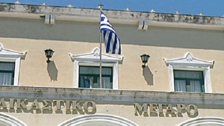 Πυροβολισμοί έξω από τα δικαστήρια Ζακύνθου (φωτό)