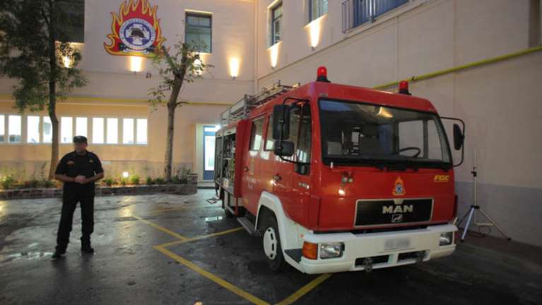 Φωτιά σε αποθήκη ξυλείας στο Κορωπί