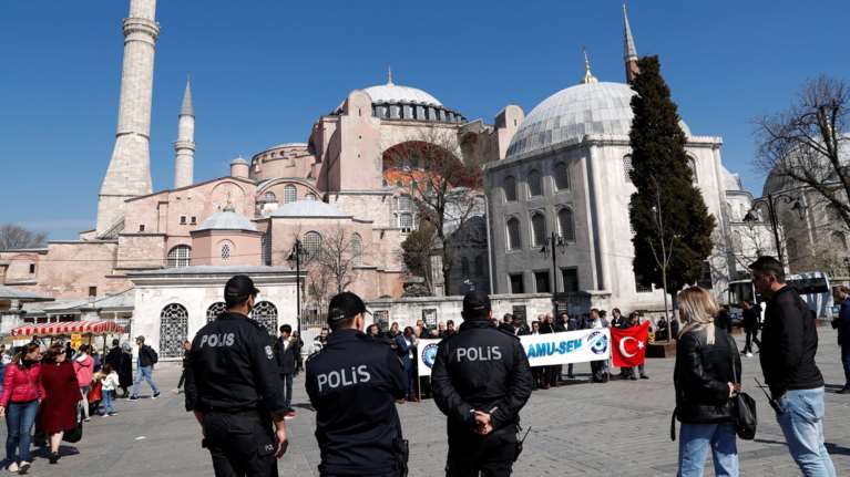 Δύο νεκροί σε επεισόδια σε εκλογικό κέντρο στην Τουρκία