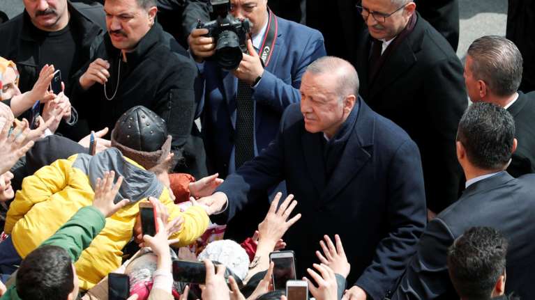 &quot;Πύρρειος νίκη&quot; Ερντογάν στις τουρκικές αυτοδιοικητικές κάλπες