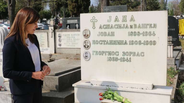 Η ξεχωριστή επίσκεψη της Μπαζιάνα στον τάφο του Αλέξη Ζορμπά