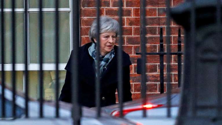 Νέα αναβολή στο Brexit προτίθεται να ζητήσει η Μέι