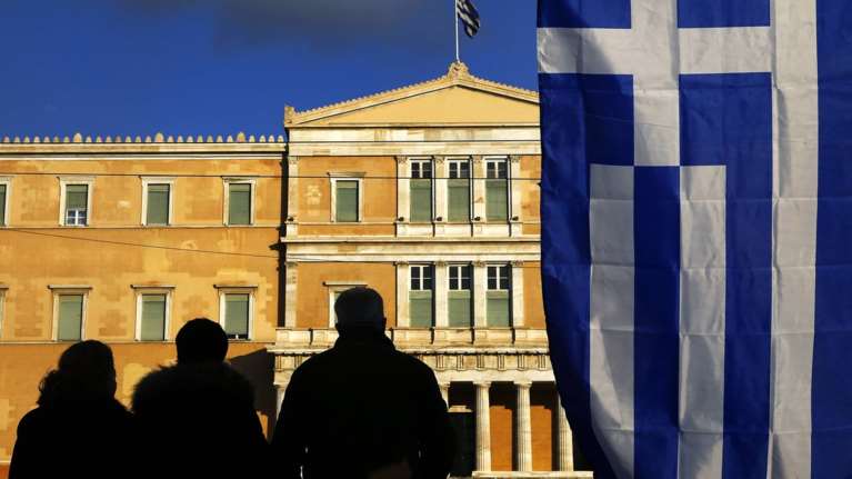 Reuters: Μέχρι τέλη Ιουνίου ακόμη μια έξοδος της Ελλάδας στις αγορές