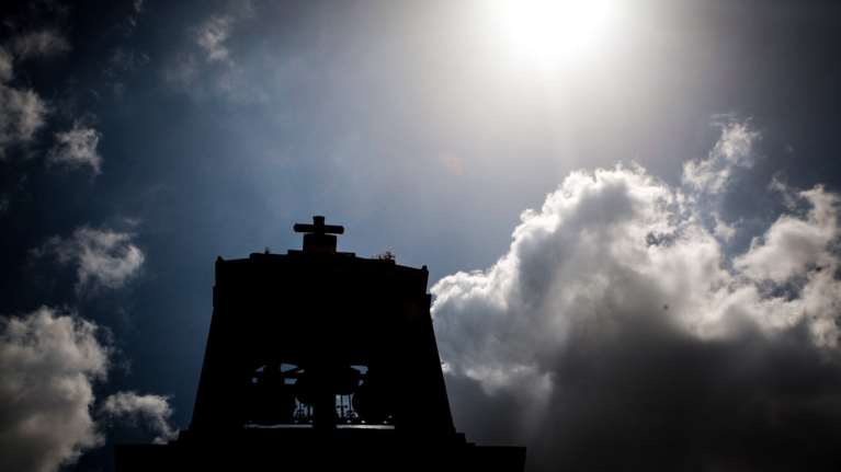 Συννεφιά με τοπικές βροχές και θερμοκρασία έως τους 18 βαθμούς