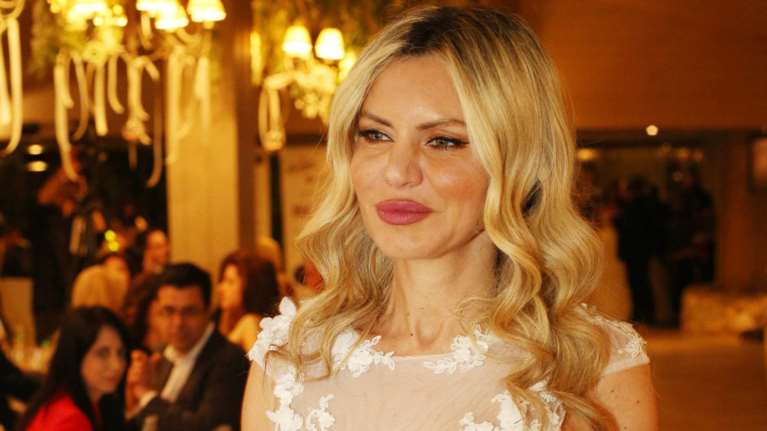 Τάρια Μπούρα: Δείτε πώς είναι στα 51 της - Σαν αδελφές με την 19χρονη κόρη της [Εικόνες]