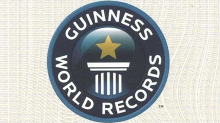 Ρεκόρ Γκίνες για 74χρονο τερματοφύλακα!