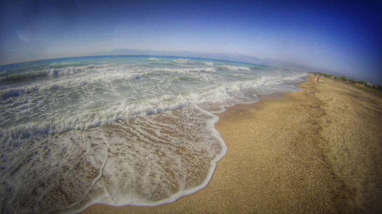 Πηγές υπ. Οικονομίας: Περιορίζεται η χρήση του αιγιαλού
