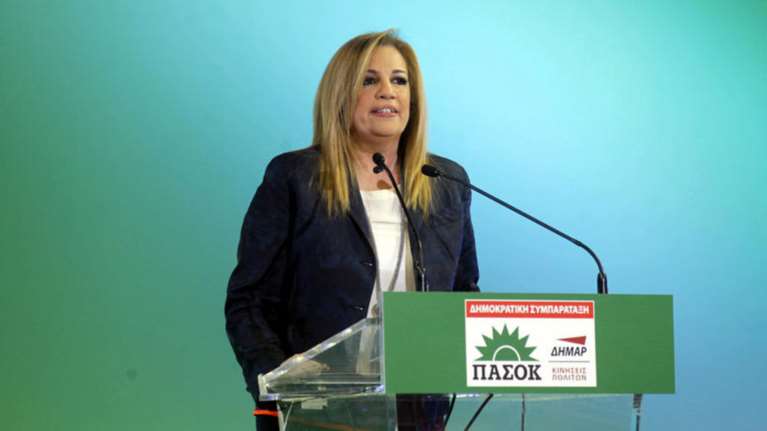 "Ρετρό πολιτική να είσαι κολλημένος με την εξουσία"