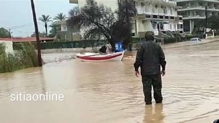 "Πνίγηκε" και πάλι η Κρήτη από την κακοκαιρία (βίντεο)