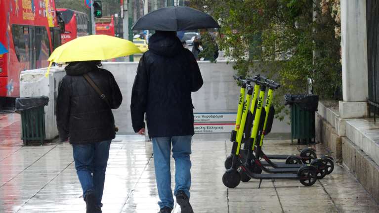 Καταιγίδες και βροχές τη Δευτέρα - Τοπικά ισχυρά τα φαινόμενα