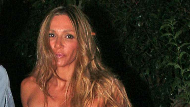 Δύσκολες ώρες: καταστράφηκε το μαγαζί της μητέρας της Πετρουλάκη στην Κρήτη