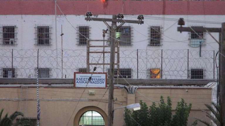 Φυλακές Ηρακλείου: Τριάντα Γεωργιανοί κρατούμενοι εναντίον ενός...που αποδείχθηκε πολύ σκληρό καρύδι