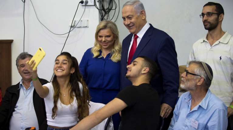 Εxit polls:Μάχη στήθος με στήθος δίνουν Λικούντ και Μπλε-Λευκό