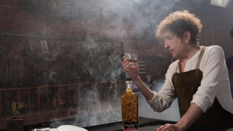 Μπομπ Ντίλαν: Το νέο αποστακτήριο και η αγάπη για το ουίσκι