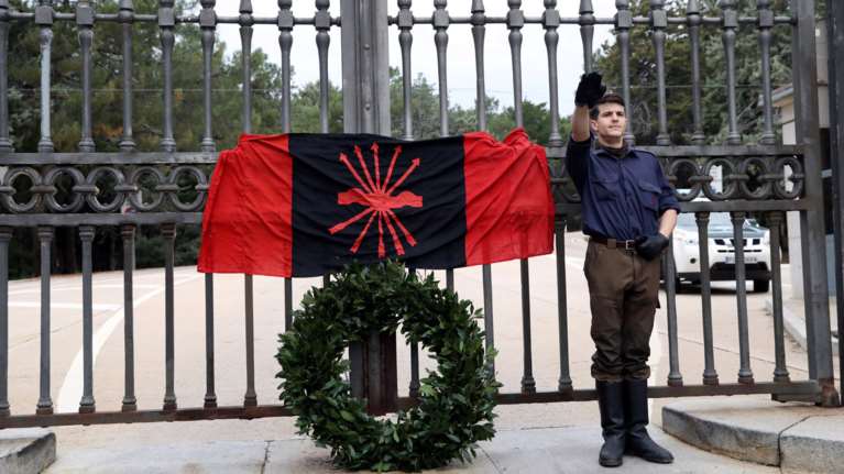 Die Zeit: Η ευρωπαϊκή Ακροδεξιά δικτυώνεται για να καταλάβει την ΕΕ