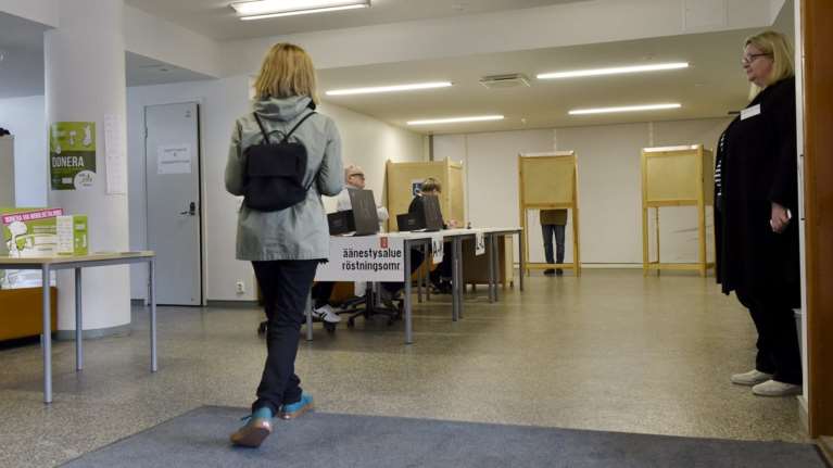 Στις κάλπες οι Φινλανδοί έπειτα από τέσσερα χρόνια λιτότητας